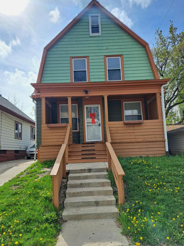 911 N 37th St, Milwaukee, WI 53208