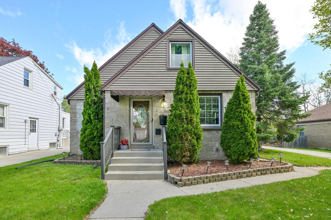 440 E Norwich St, Milwaukee, WI 53207