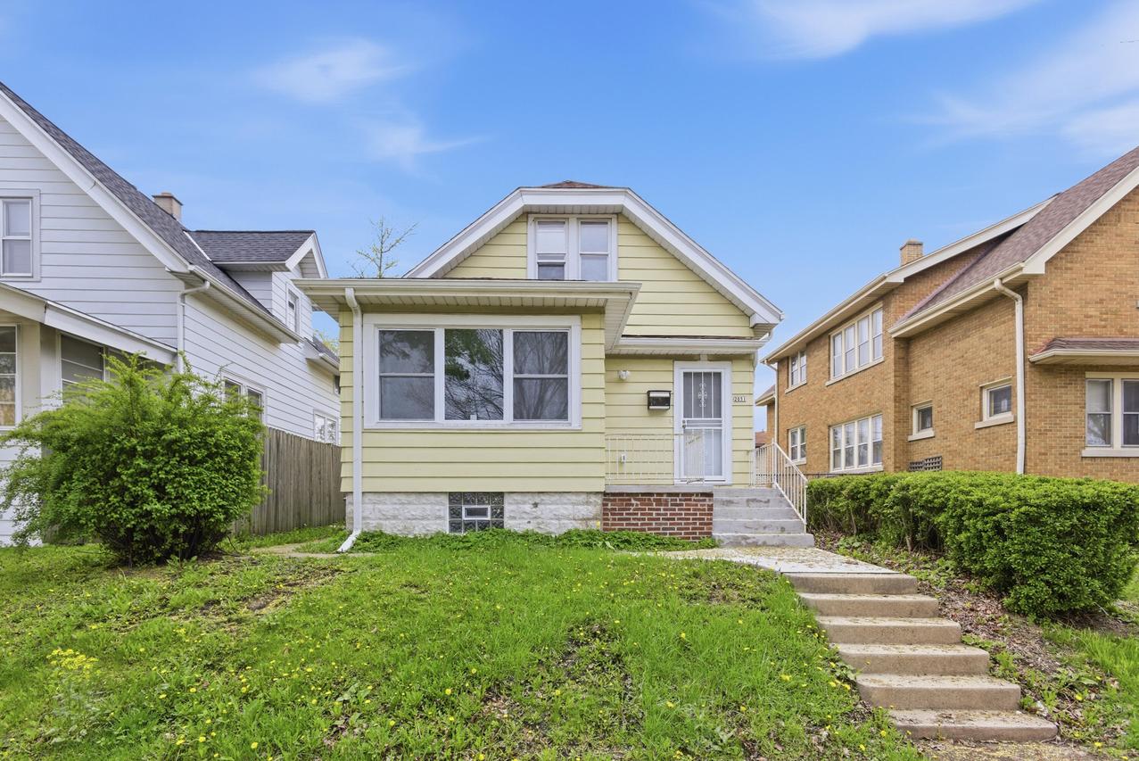 2051 S 57th St, West Allis, WI 53219