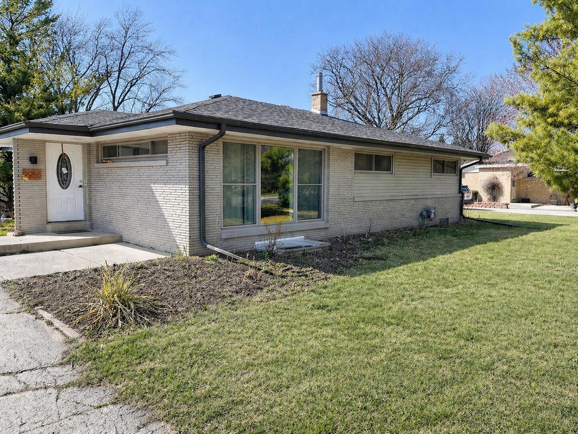2985 Arbor Dr, Brookfield, WI 53005