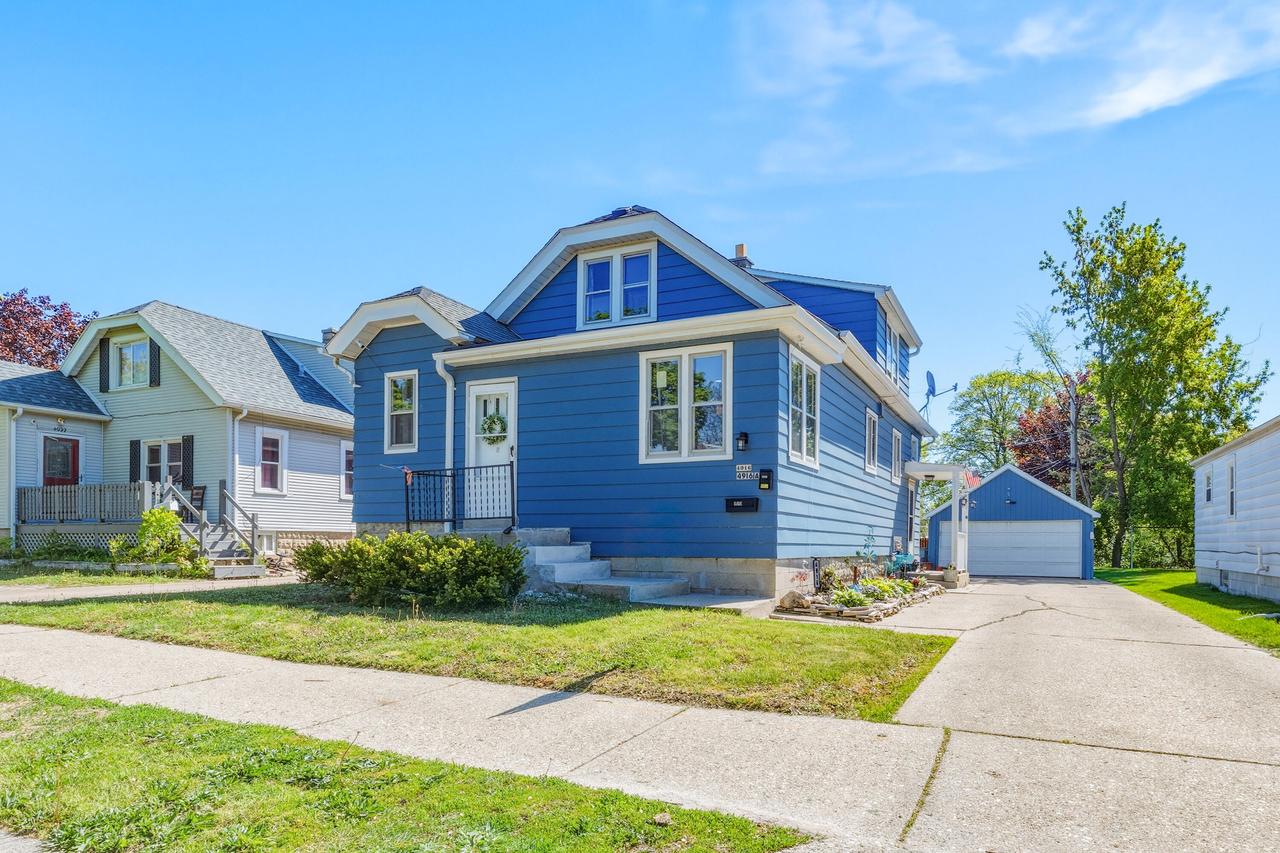 4916 N 56th St, Milwaukee, WI 53218