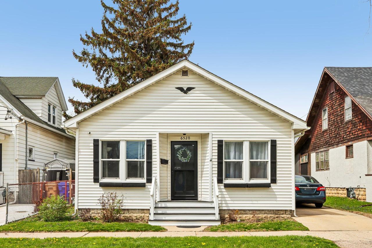 6520 32nd Ave, Kenosha, WI 53142
