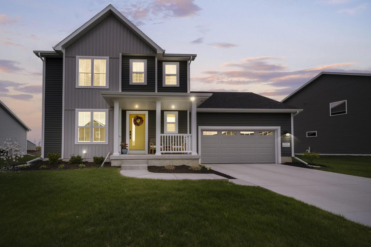 N53W19853 Kingair Dr, Menomonee Falls, WI 53051