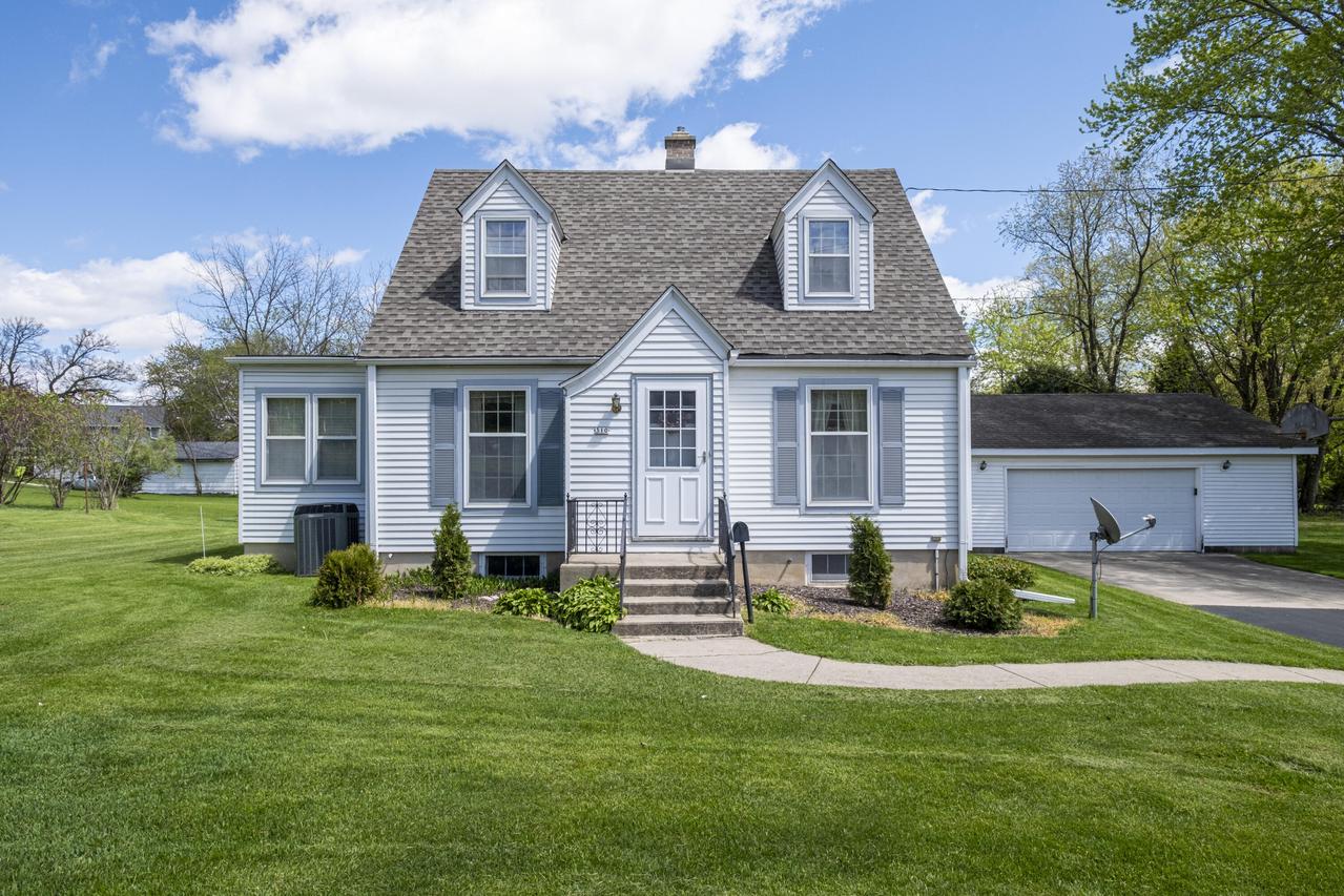 310 Zion St, Hartland, WI 53029