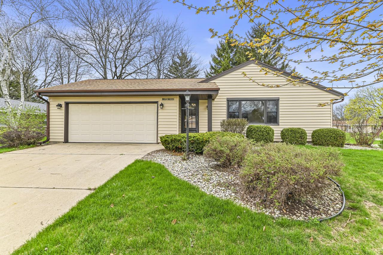 W164N10555 Timberline Ct, Germantown, WI 53022