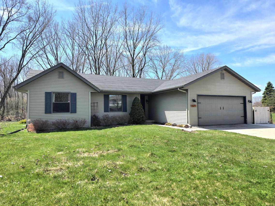 671 Wilson Ave, Cleveland, WI 53015