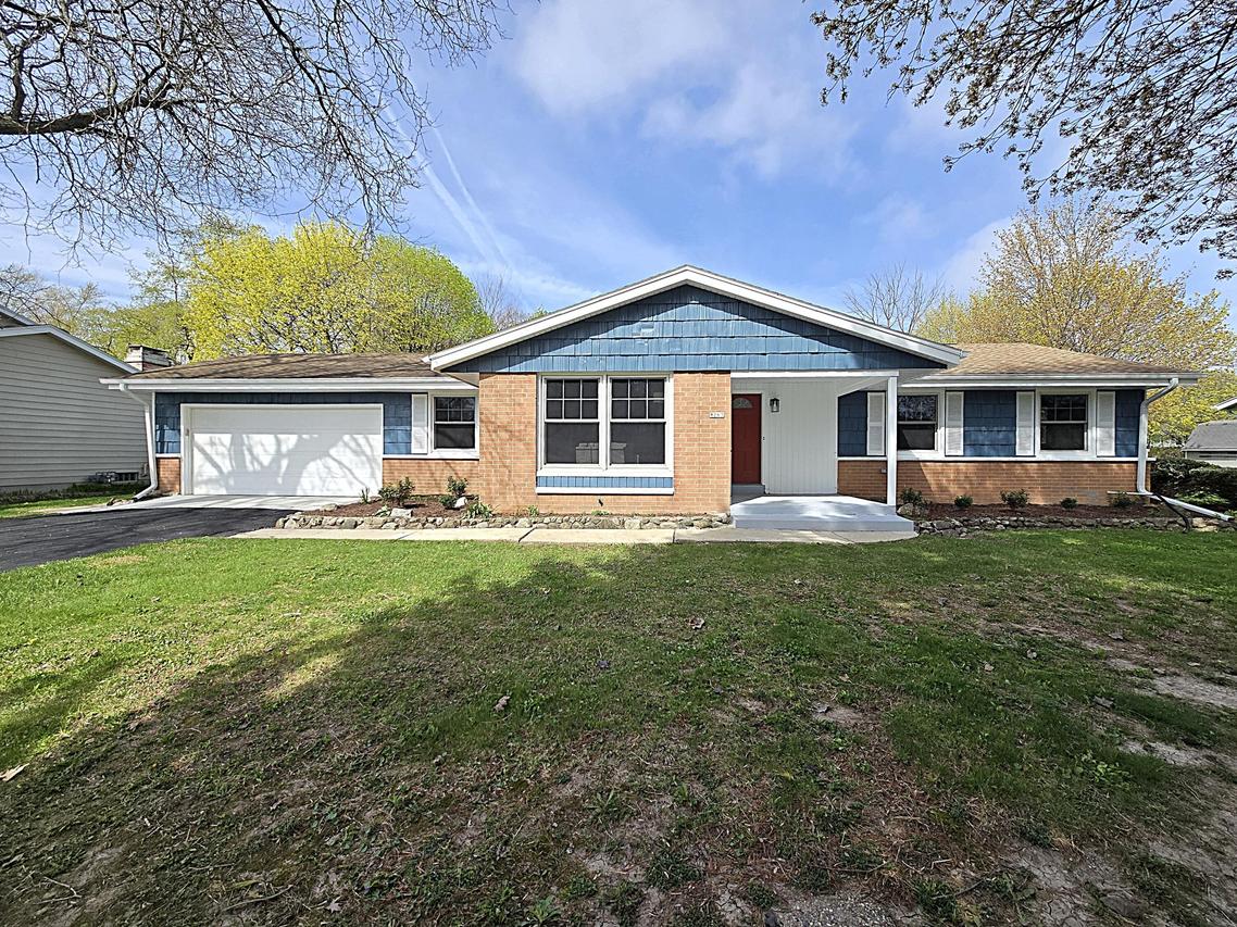 8263 N 46th St, Brown Deer, WI 53223