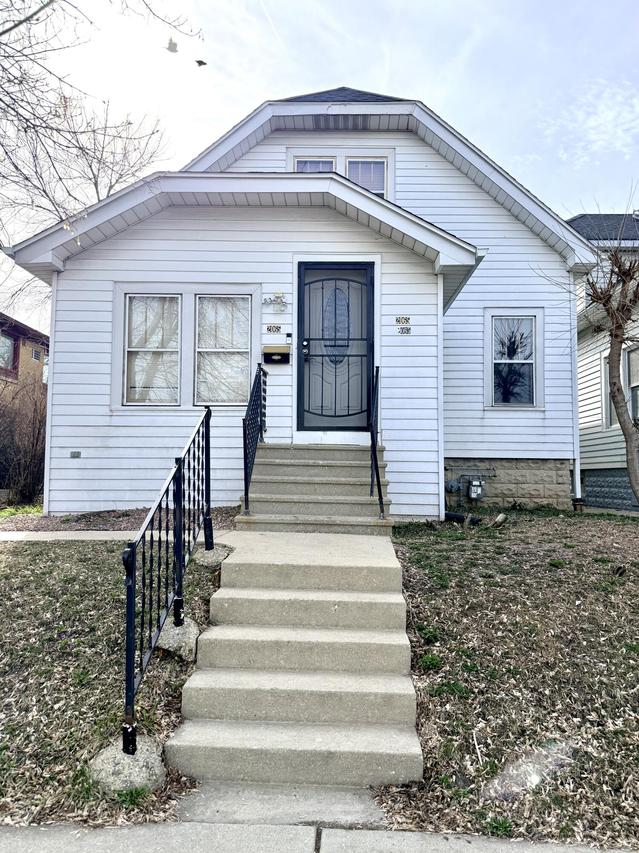 2065 S 70th St, West Allis, WI 53219