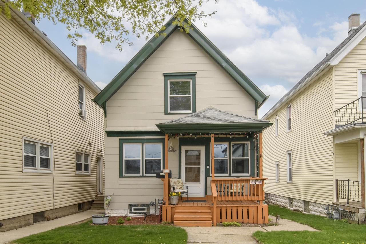 3758 E Barnard Ave, Cudahy, WI 53110