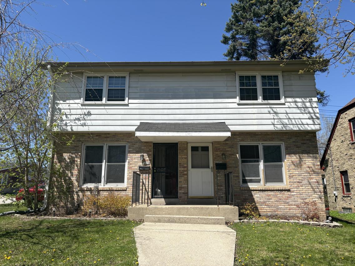 4956 W Midland Dr #4958, Greenfield, WI 53219