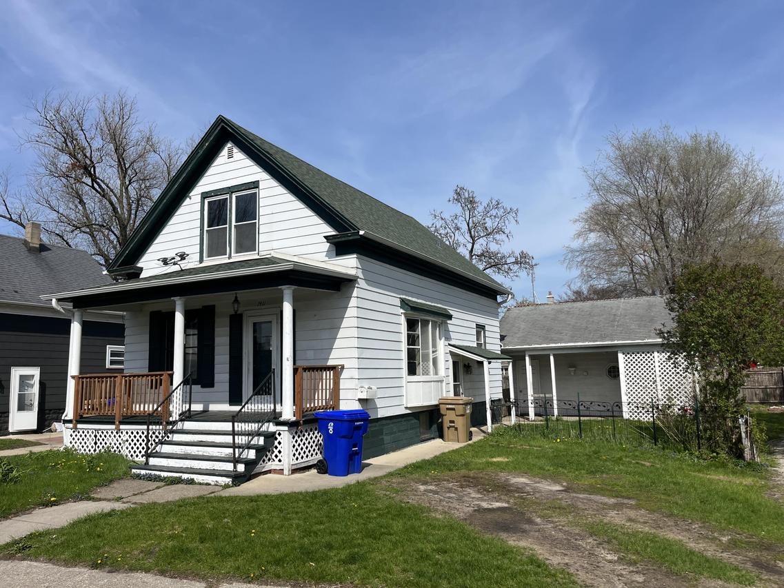 7411 11th Ave, Kenosha, WI 53143