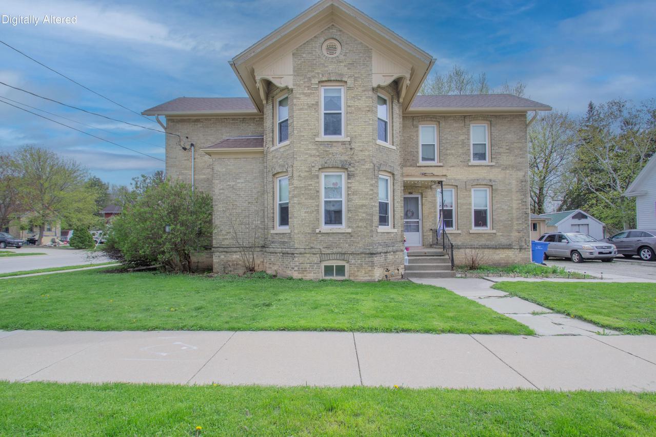 815 Market St, Watertown, WI 53094