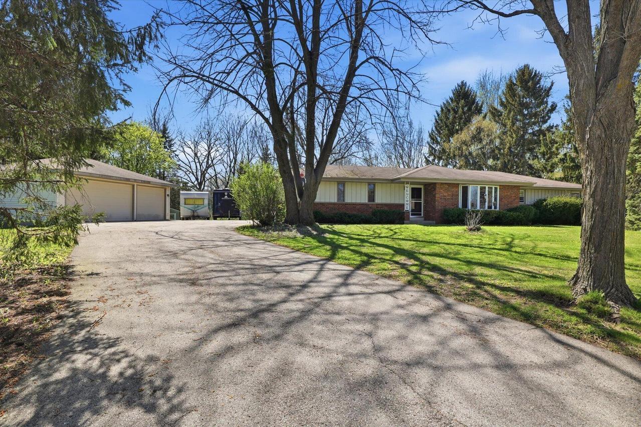 5845 S Oxford Ln, New Berlin, WI 53146