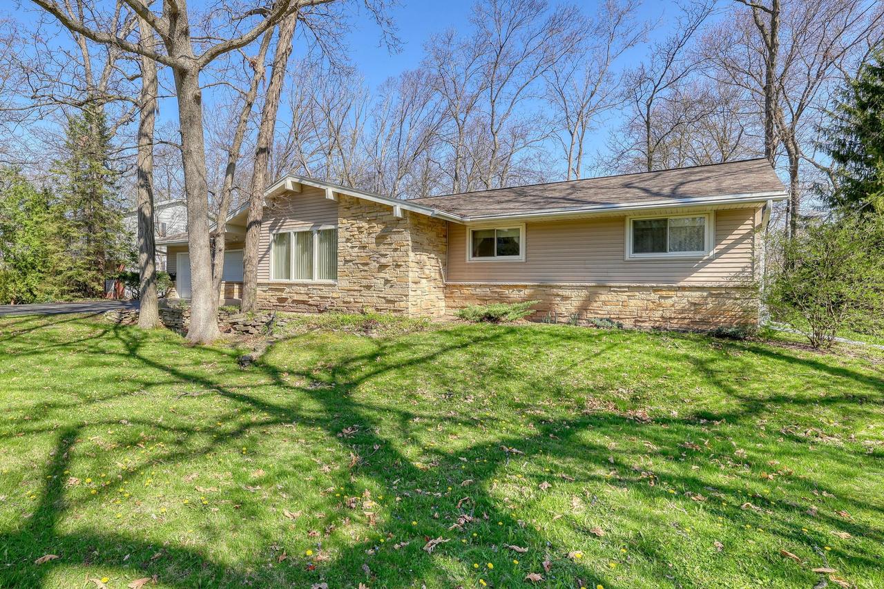 14550 W Rogers Dr, New Berlin, WI 53151