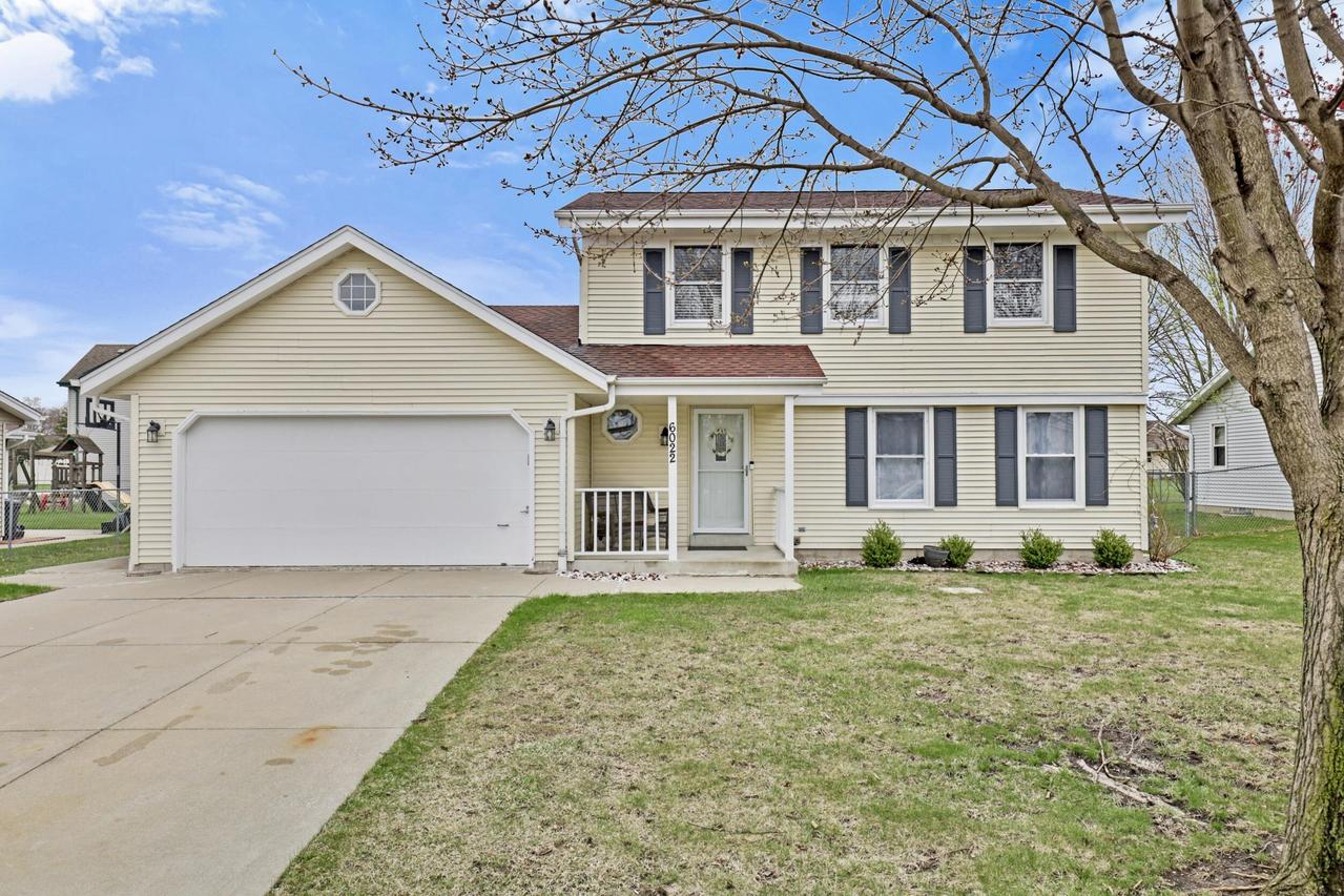 6022 S 31st St, Greenfield, WI 53221