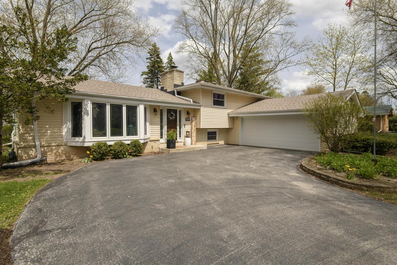 17900 Continental Dr, Brookfield, WI 53045