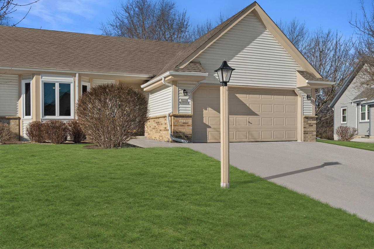 W159N11449 Red Oak Cir, Germantown, WI 53022