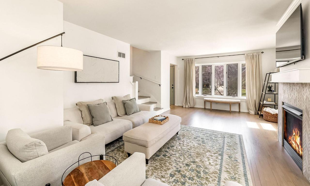5045 N Idlewild Ave, Whitefish Bay, WI 53217