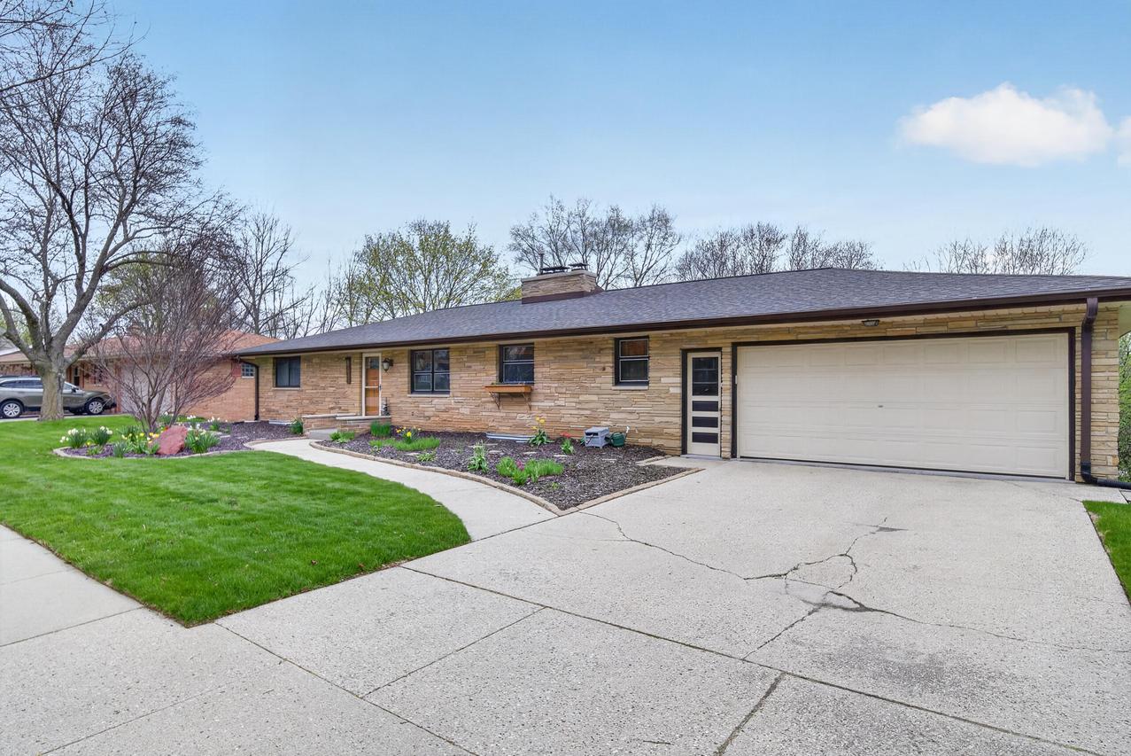 841 S 7th Ave, West Bend, WI 53095