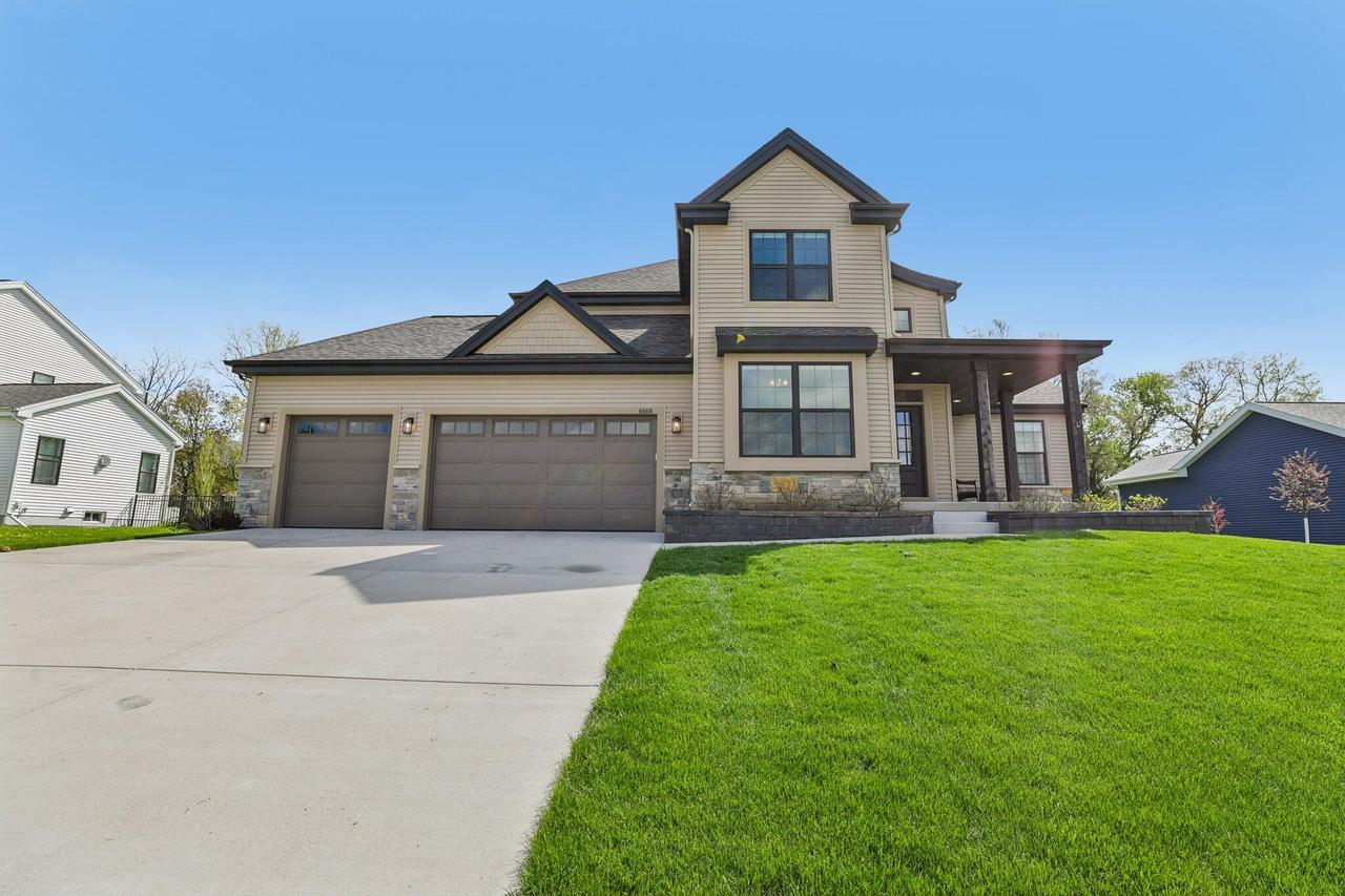 6668 Royal View, Windsor, WI 53532