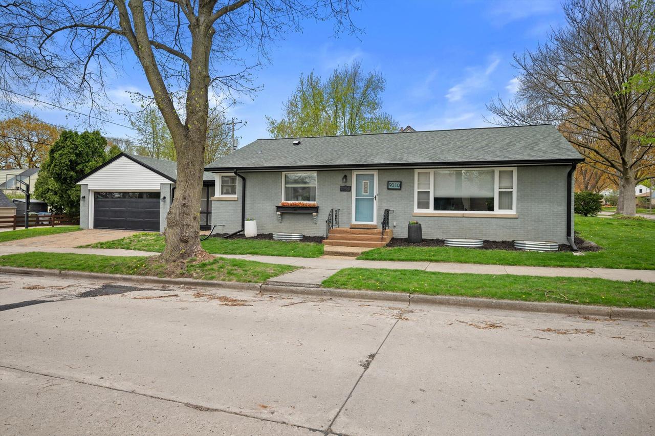 9010 W Hadley St, Milwaukee, WI 53222