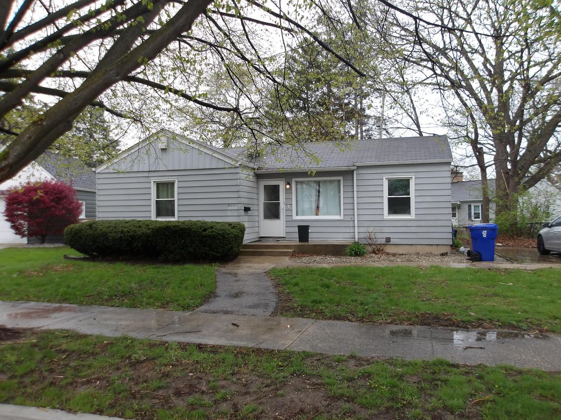 6227 44th Ave, Kenosha, WI 53142