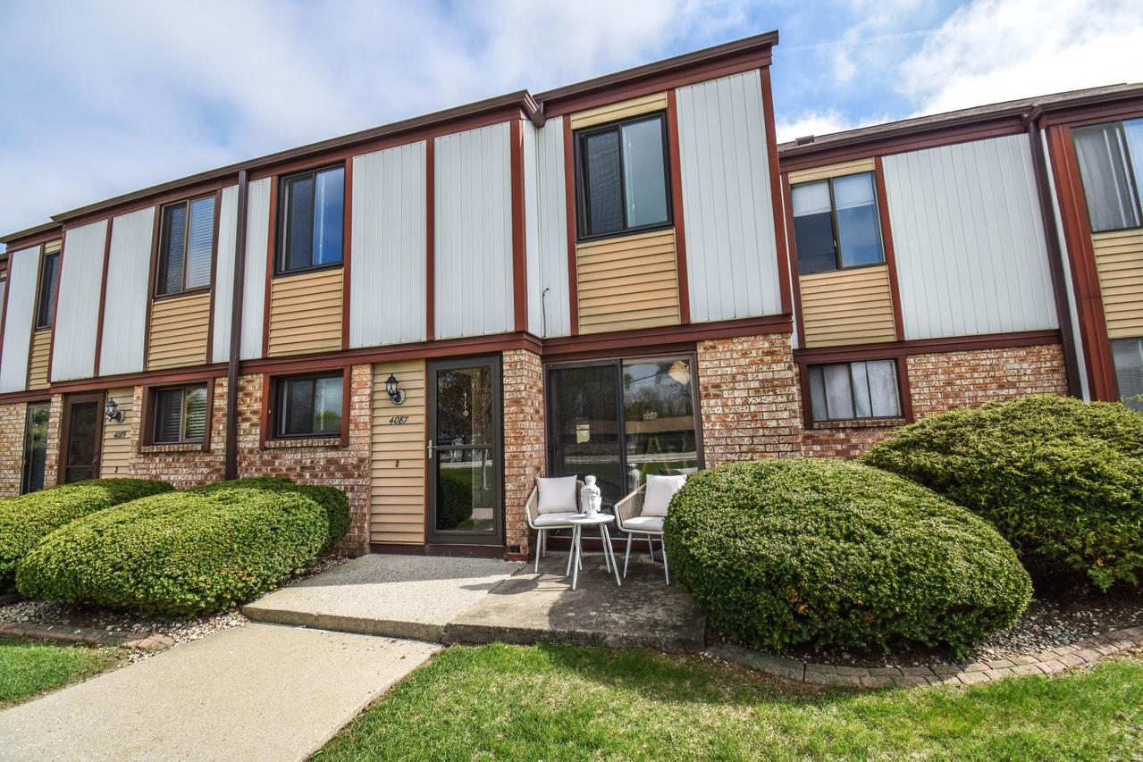 4087 W College, Franklin, WI 53221