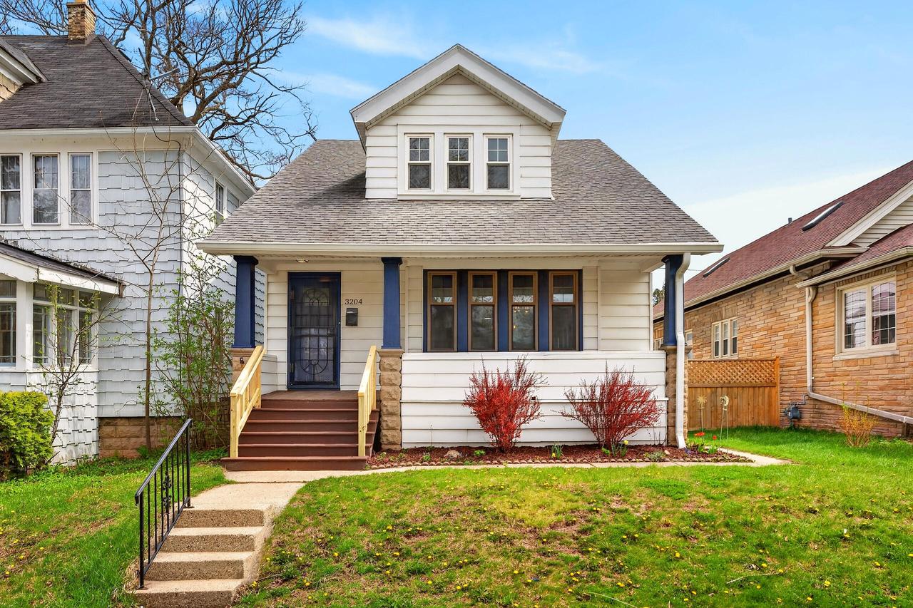 3204 S Delaware Ave, Milwaukee, WI 53207