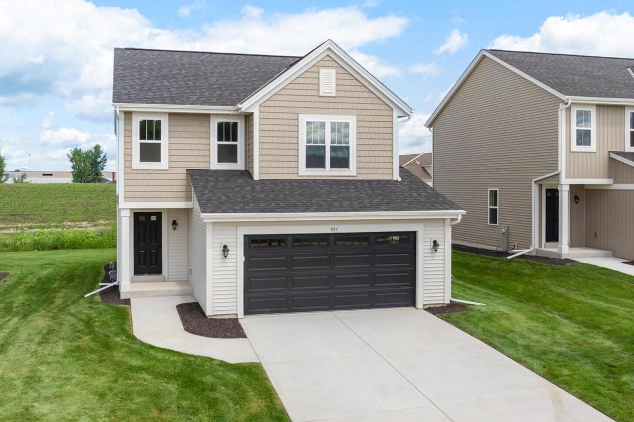 621 Belmont Dr, Watertown, WI 53094