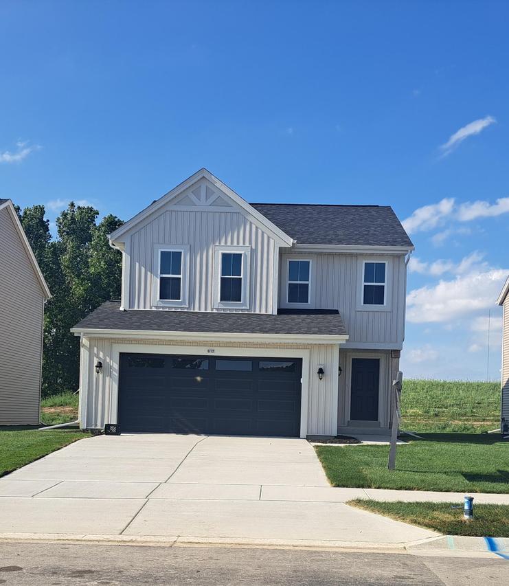 617 Belmont Dr, Watertown, WI 53094