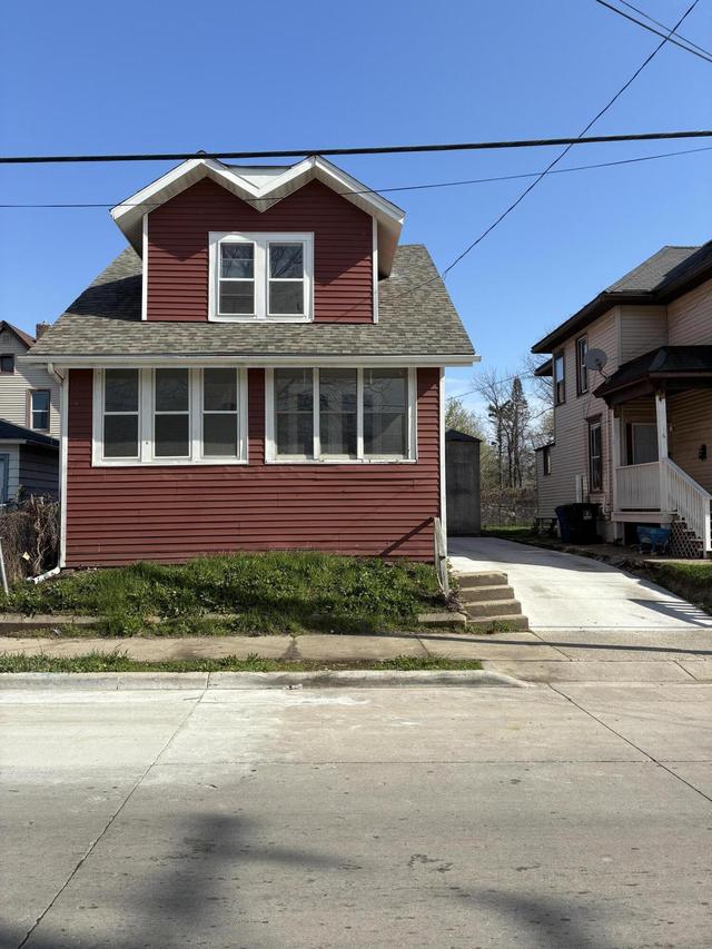 922 Hamilton St, Racine, WI 53403