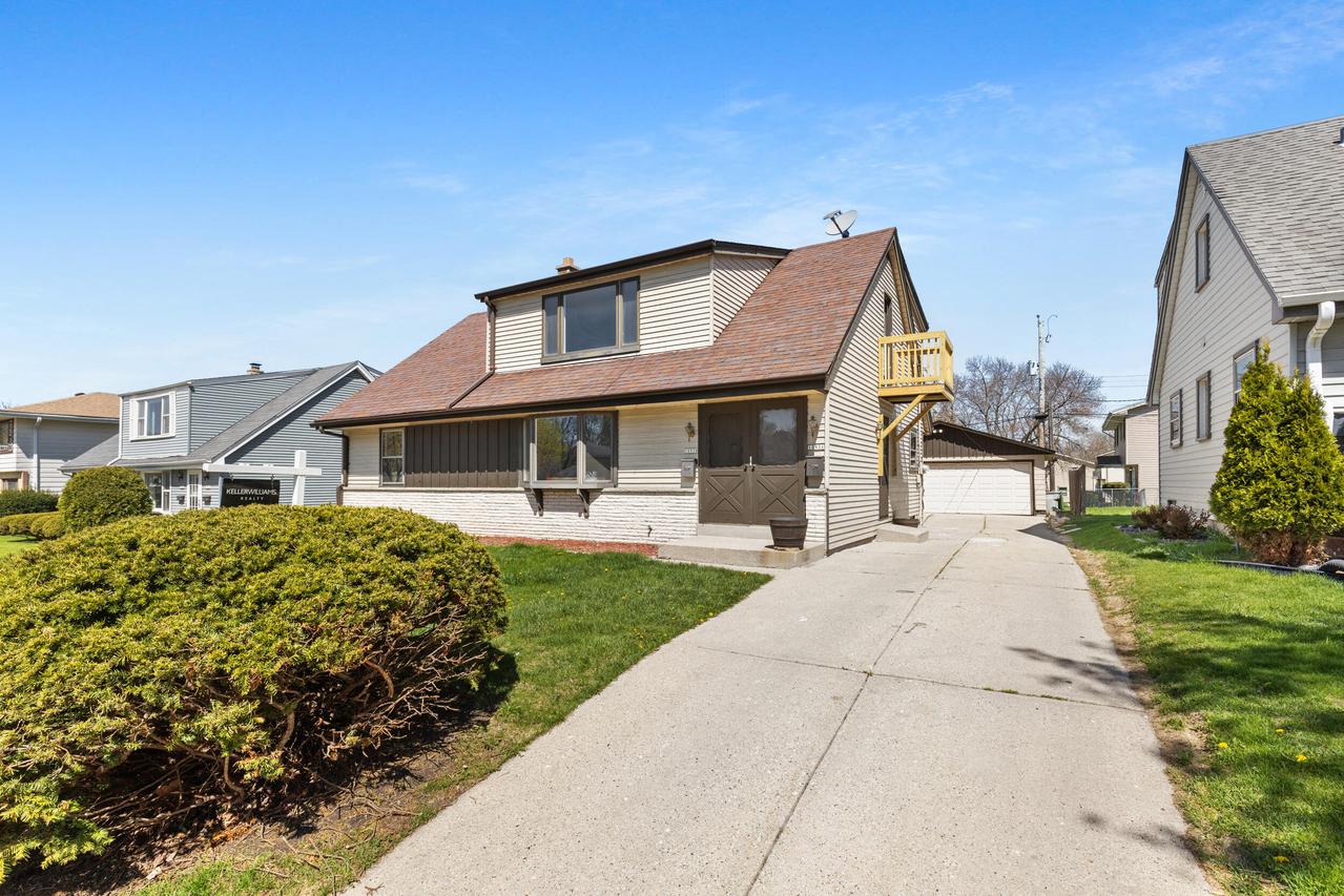 10536 W Lancaster Ave, Milwaukee, WI 53225