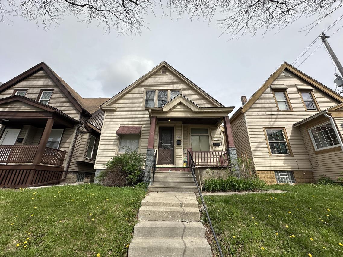 3220 N 24th Pl #3220A, Milwaukee, WI 53206