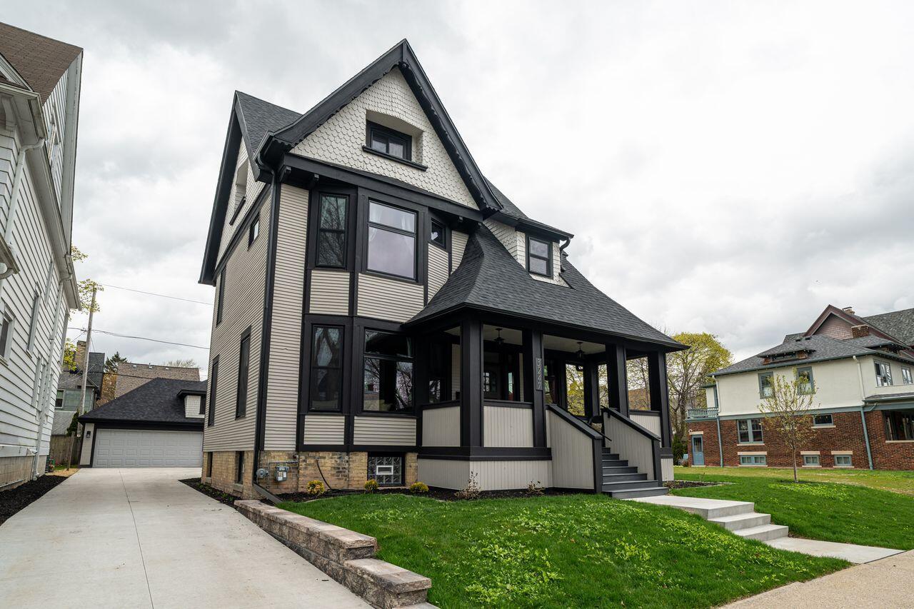 3247 N Marietta Ave, Milwaukee, WI 53211