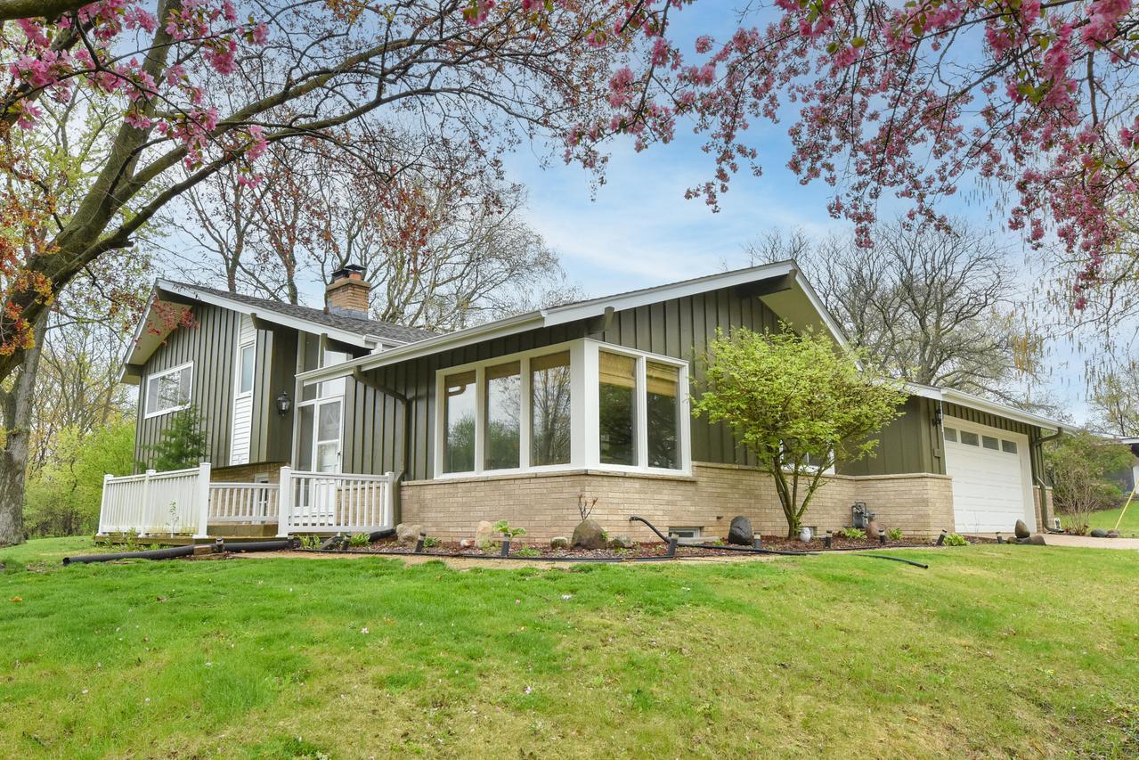 4404 Menomonee River, Wauwatosa, WI 53225