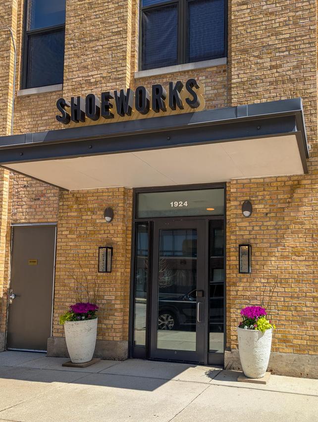 1924 N Hubbard St #216, Milwaukee, WI 53212