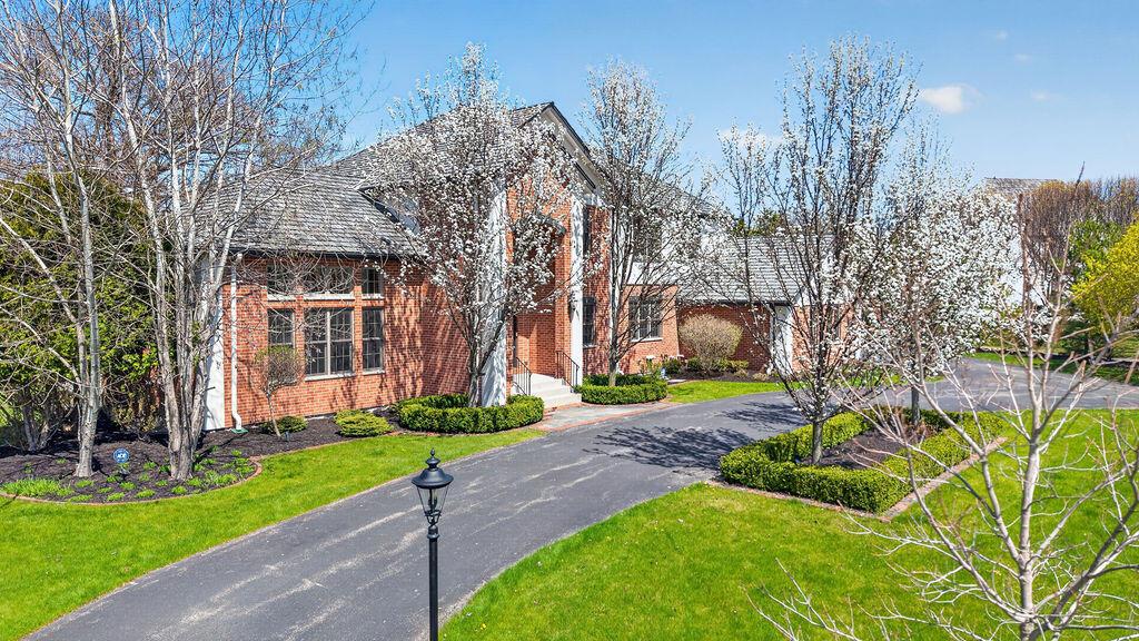 10685 N Wood Crest Dr, Mequon, WI 53092