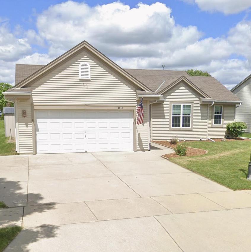 2948 Stillwater Cir, Waukesha, WI 53189