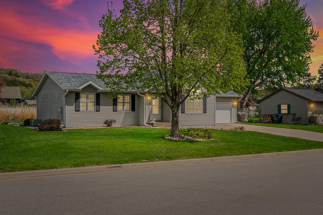 3003 S Pleasant Dr, Holmen, WI 54636