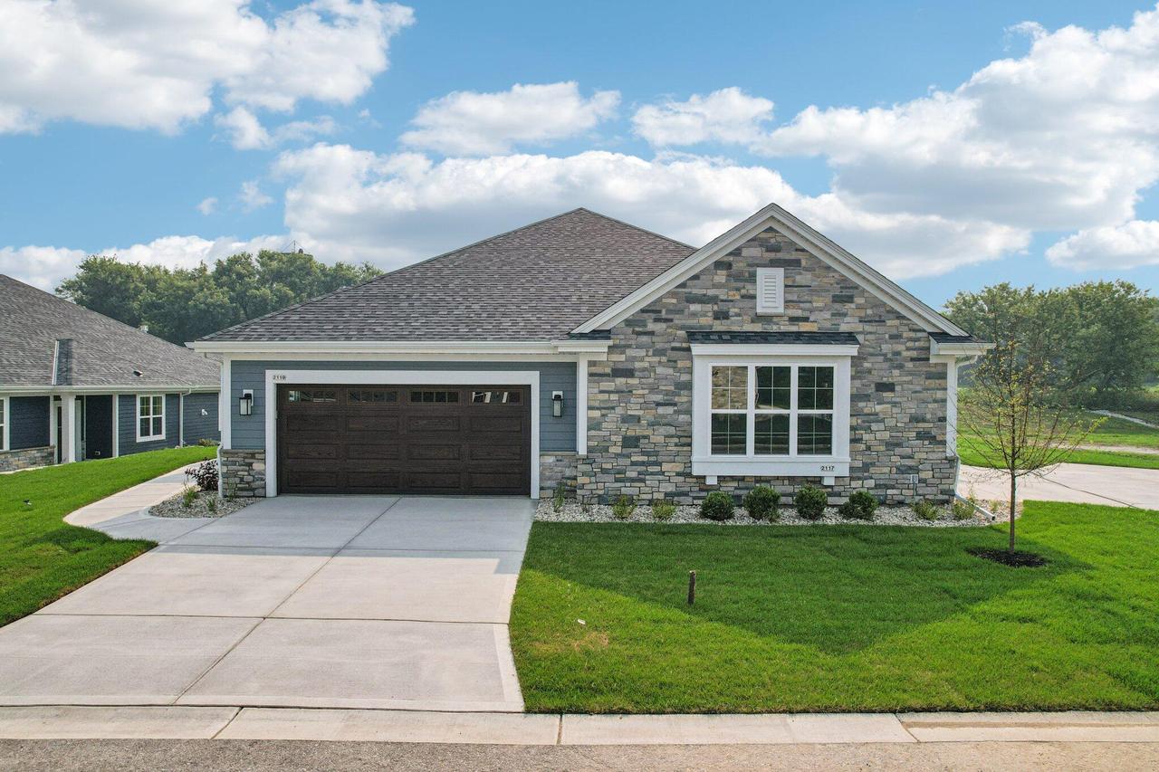 2117 Bluestem Dr #0202, Waukesha, WI 53188