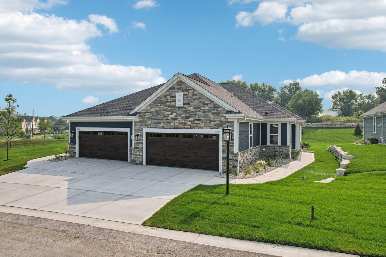 2125 Bluestem Dr #0102, Waukesha, WI 53188