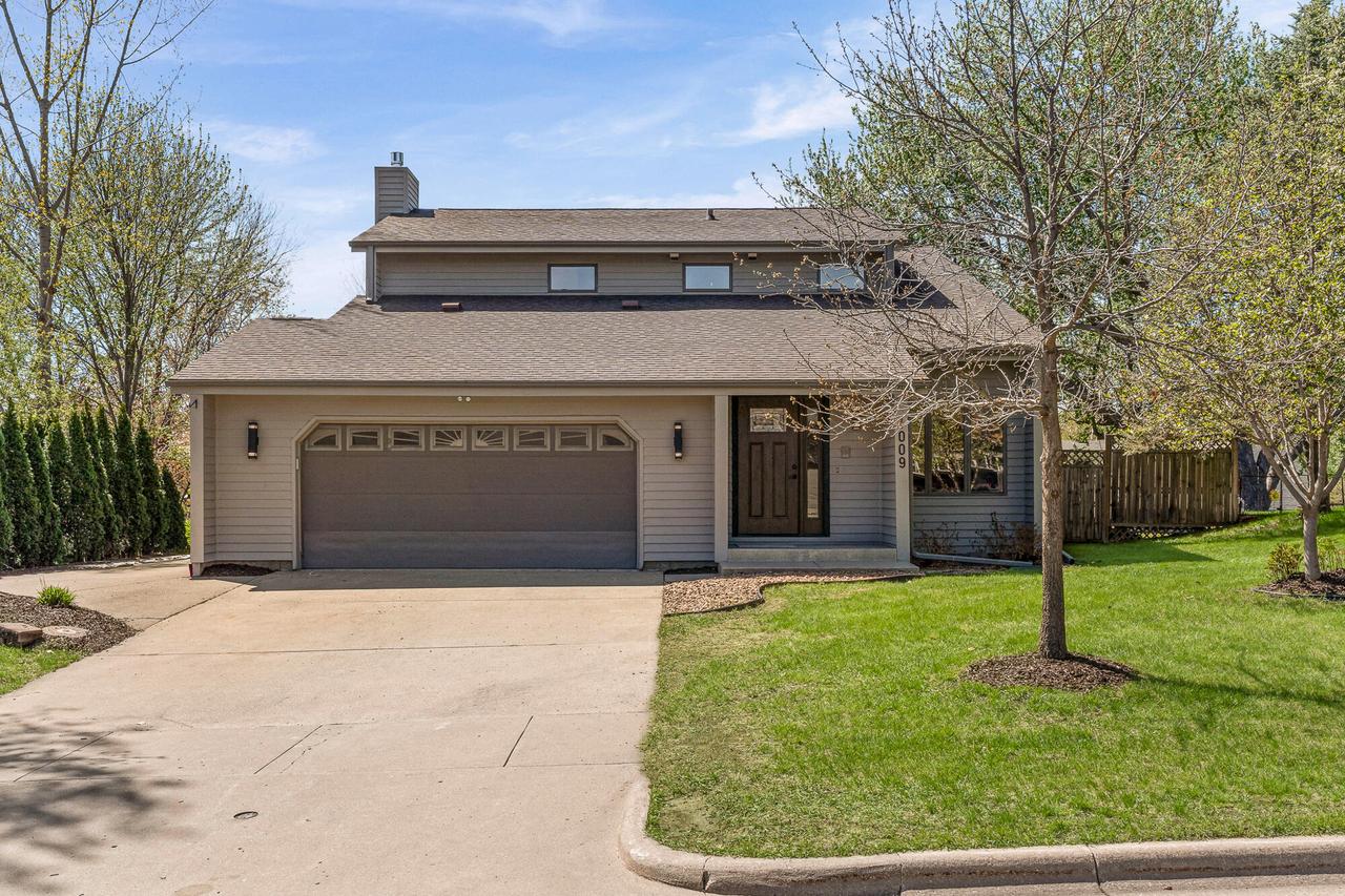 1009 Sunrise Ct, Onalaska, WI 54650