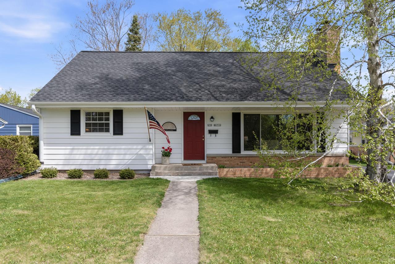 N38W6716 Wilson St, Cedarburg, WI 53012