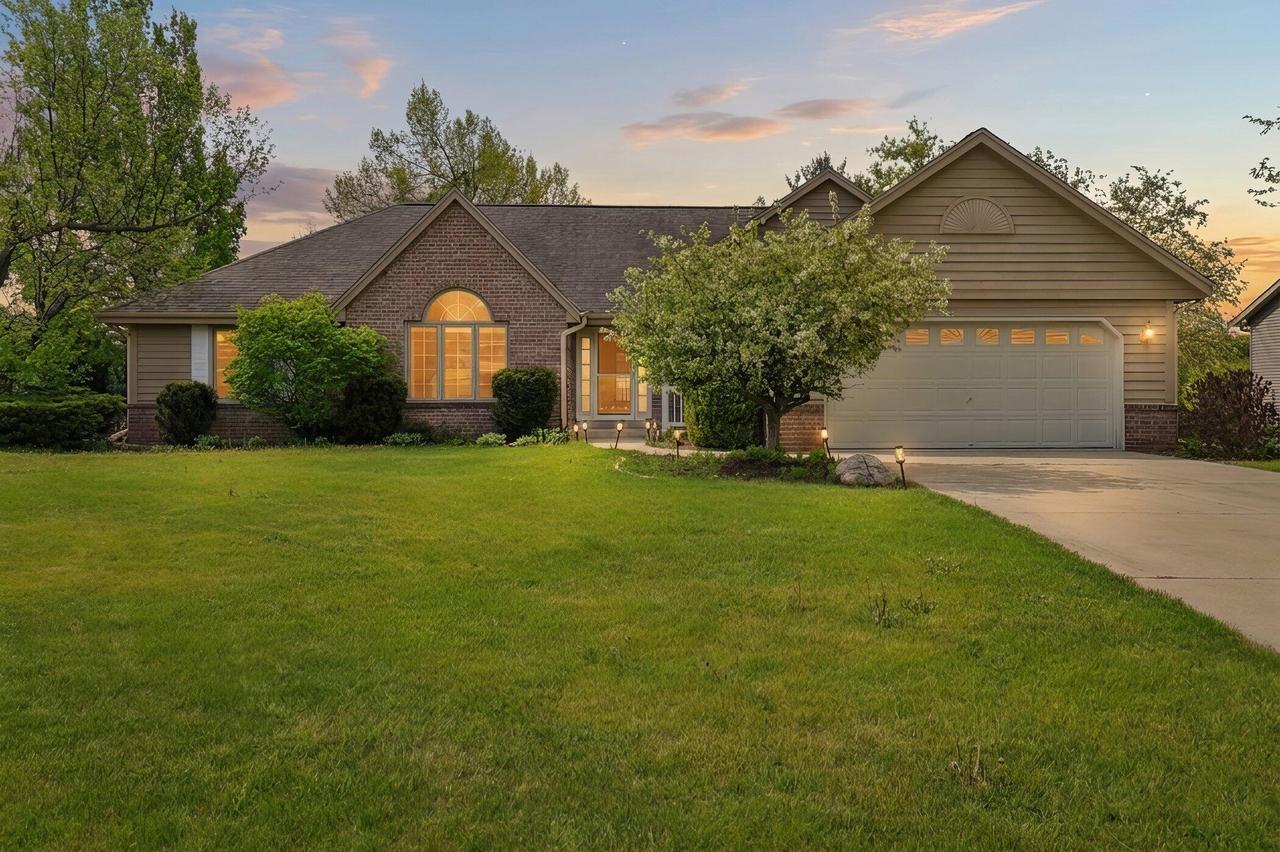 12445 W North Ln, New Berlin, WI 53151