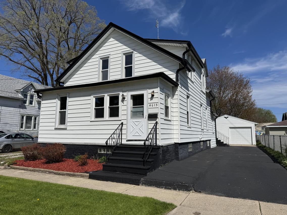 4615 10th Ave, Kenosha, WI 53140