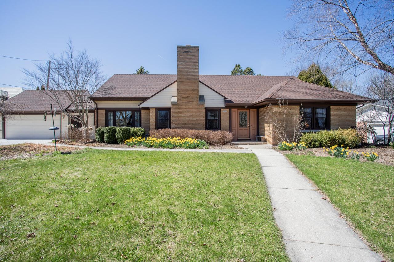 2802 N 6th St, Sheboygan, WI 53083