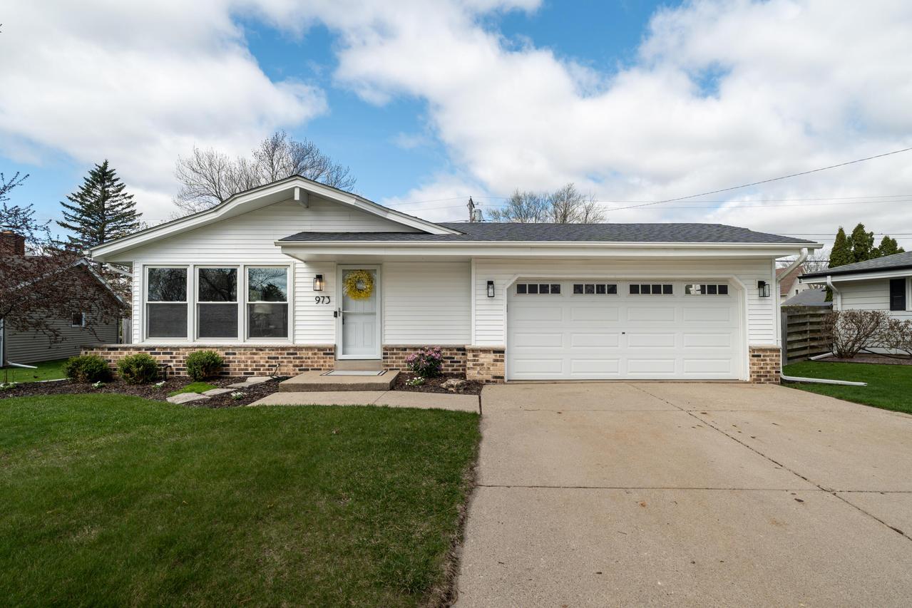 973 13th Ave, Grafton, WI 53024