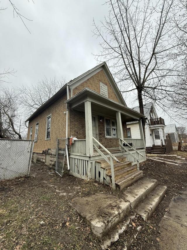 2749 N 9th St, Milwaukee, WI 53206