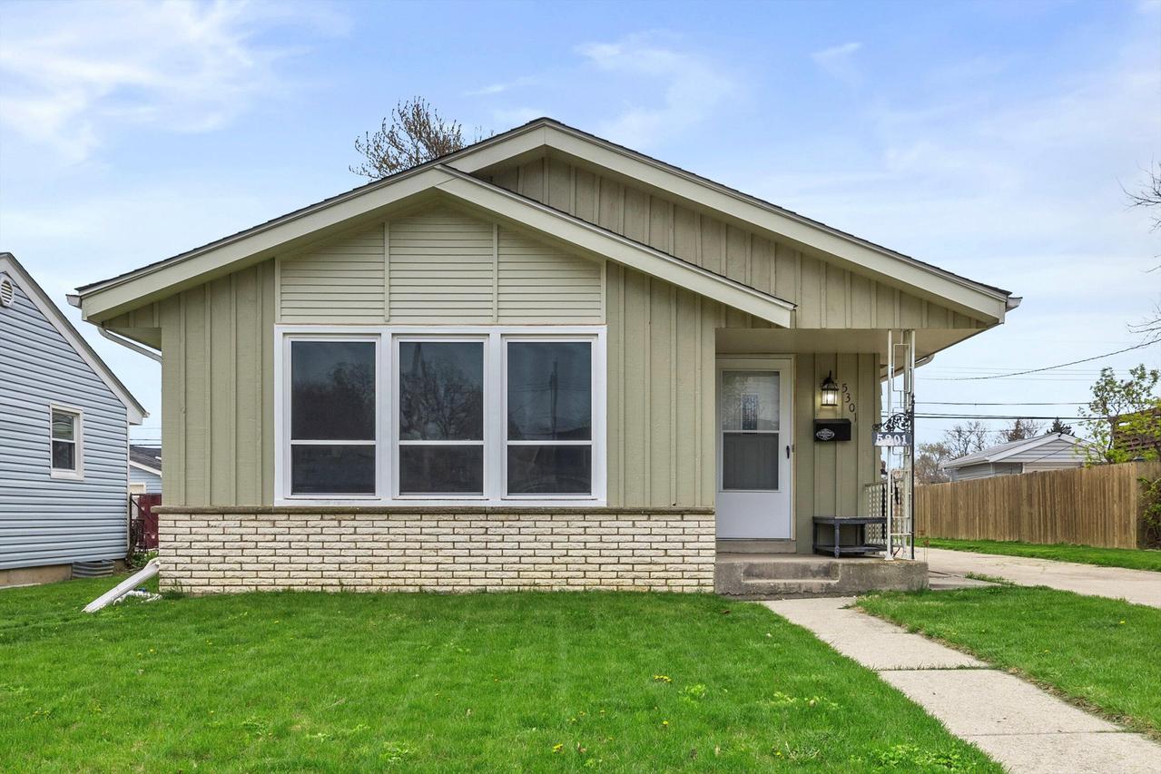 5301 Marboro Dr., Racine, WI 53406