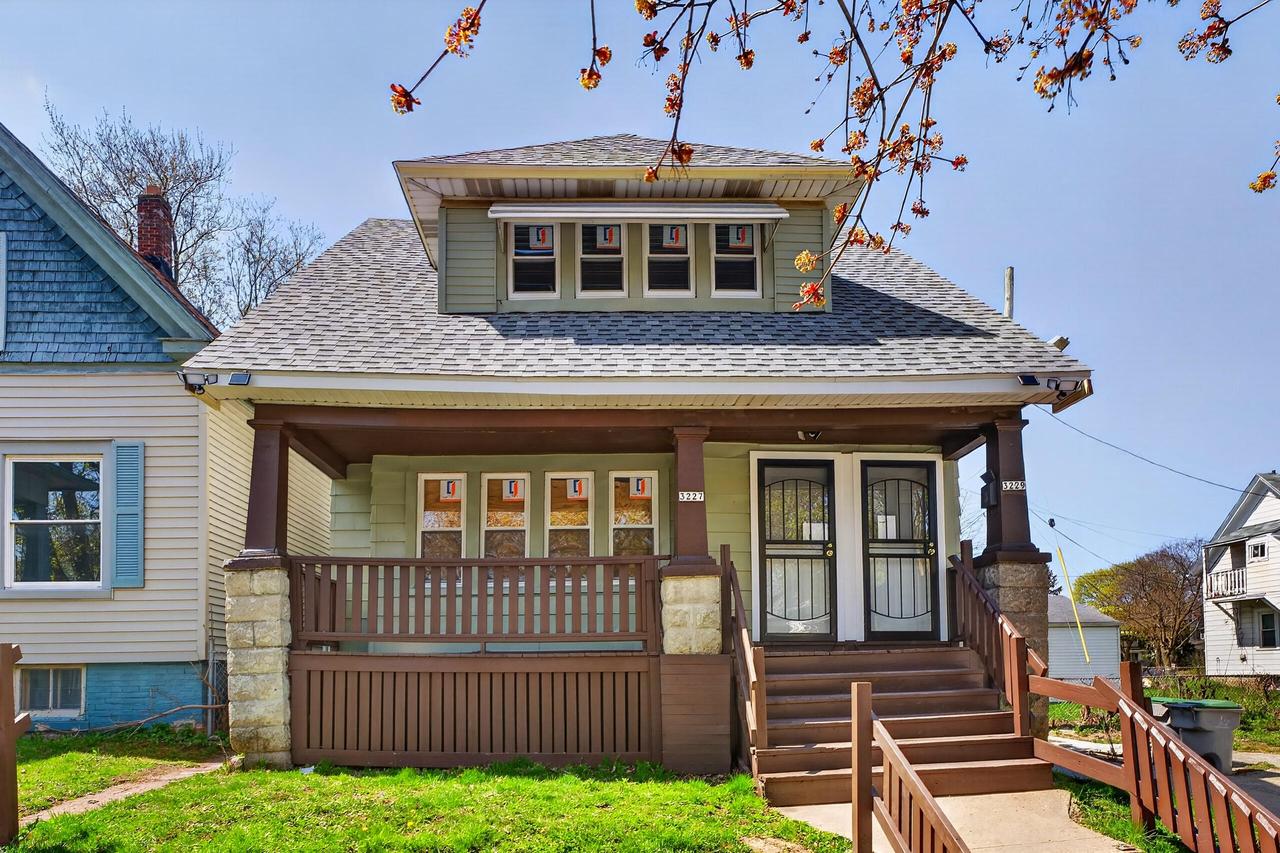 3227 N 15th St, Milwaukee, WI 53206